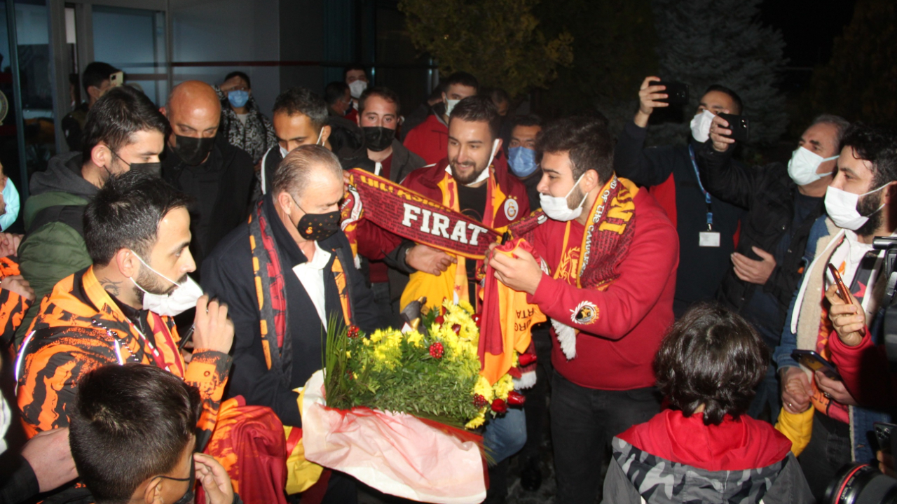 Galatasaray kafilesine Malatya’da coşkulu karşılama...