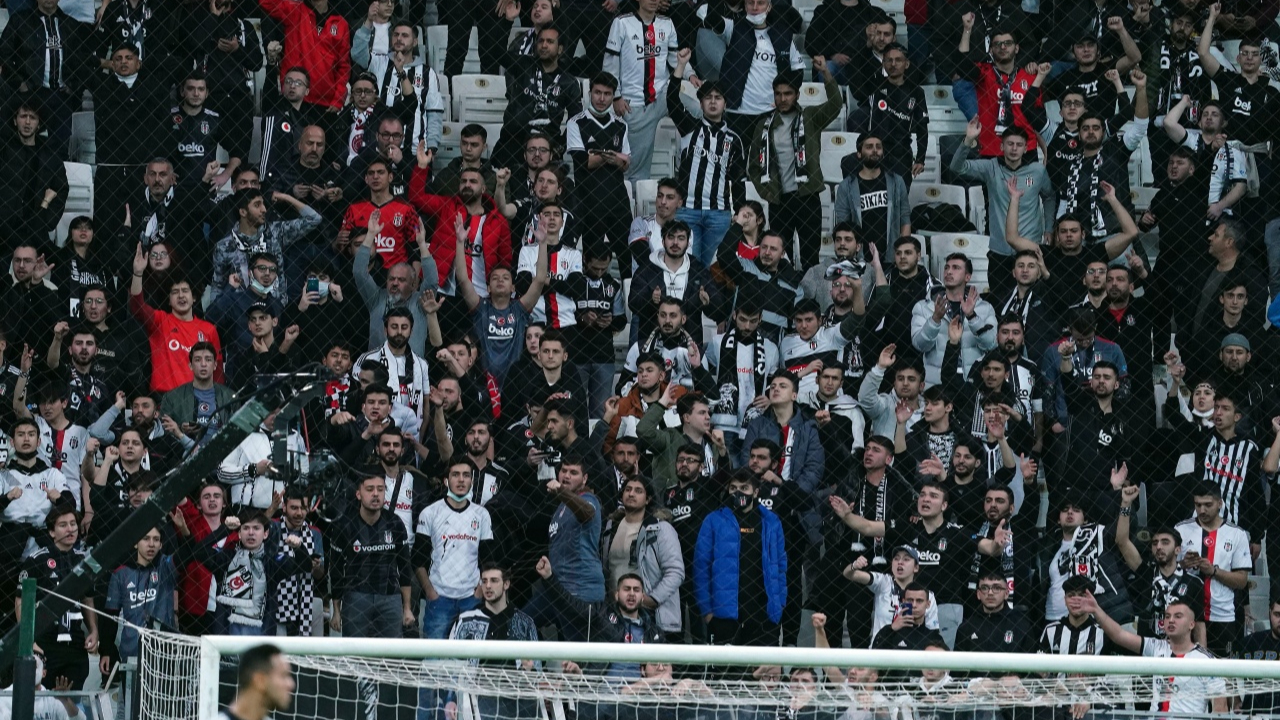 Can Bozdoğan hariç tüm takıma ıslıklı protesto... Beşiktaş taraftarları Giresunspor hezimetine isyan etti
