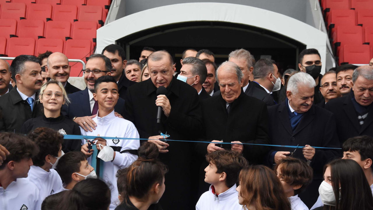 Stat açılışında ilginç detay... Mustafa Denizli'yi özel uçakla getirip götürdüler