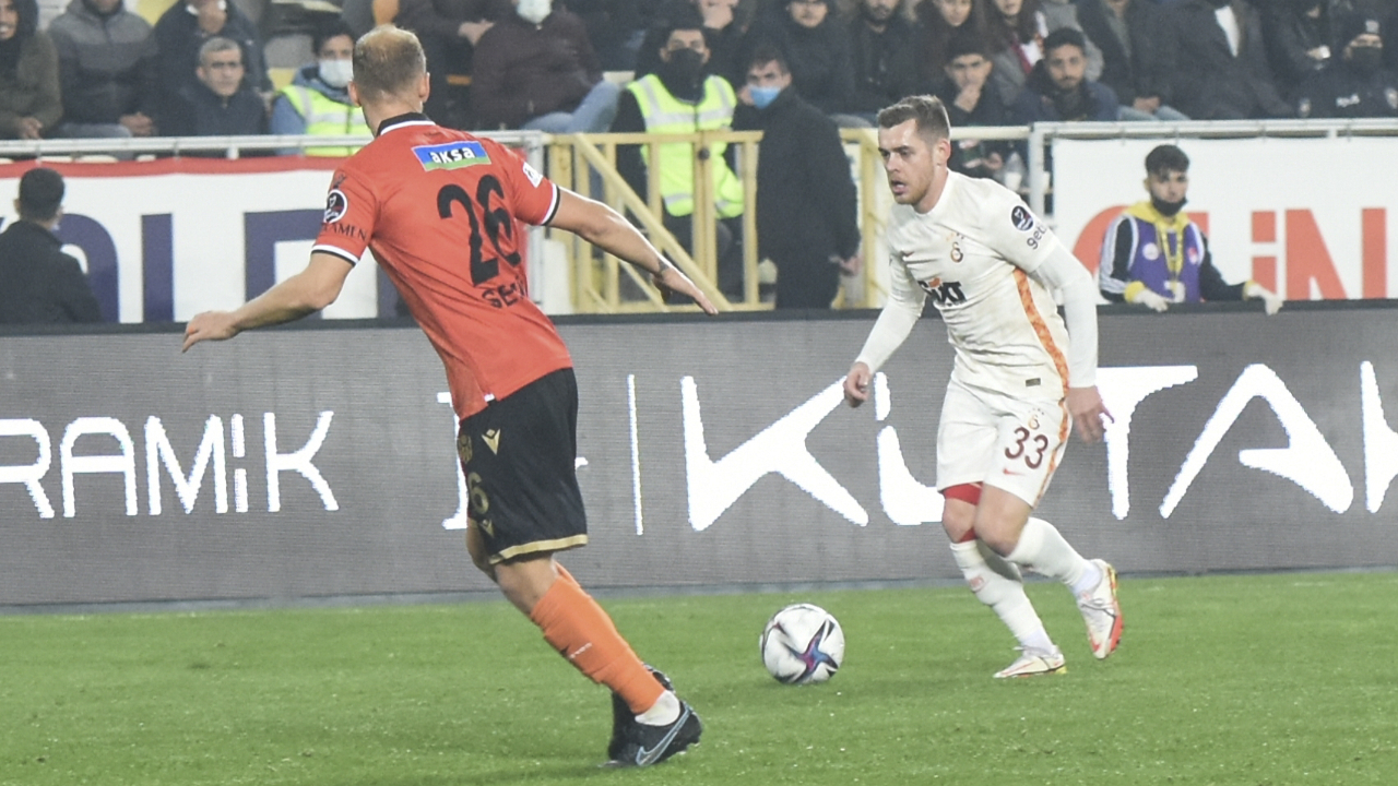 Galatasaray, Yeni Malatyaspor deplasmanında da kayıp... Sarı-Kırmızılılar zirvenin 14 puan gerisinde