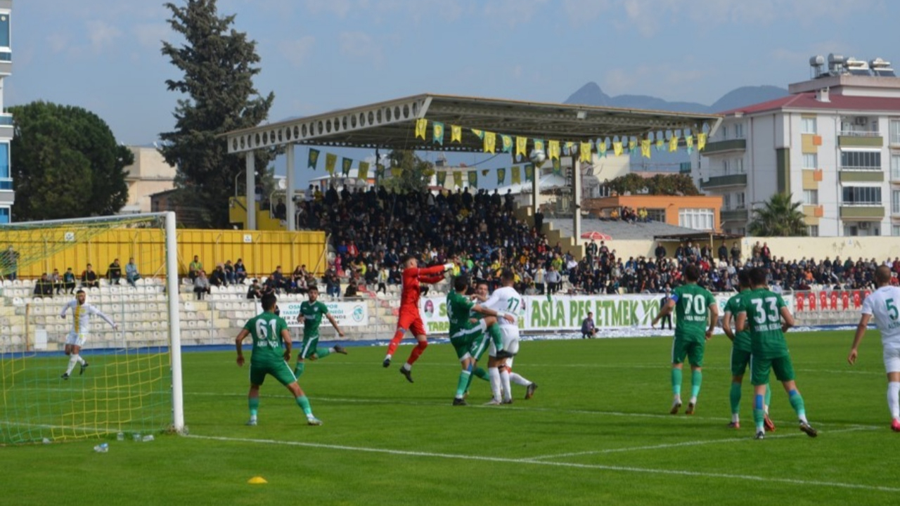 TFF 3. Lig: Osmaniyespor FK: 1 - Formül Erbaaspor: 1