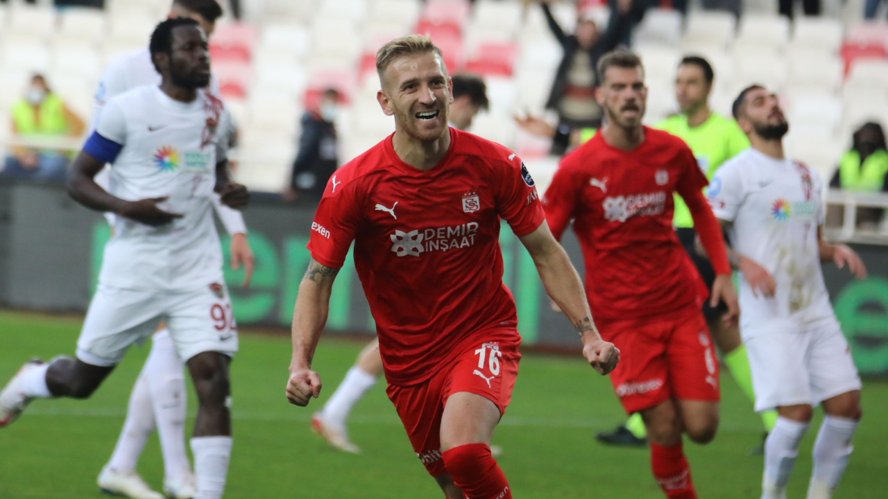 Süper Lig'in 14. haftasında Hatayspor'u ağırlayan Sivasspor 6 maç sonra 3 puana yakın