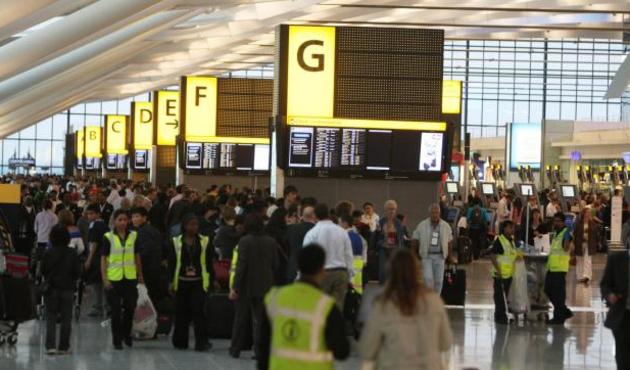 Londra'nın Heathrow havalimanında uçuşlar durduruldu!