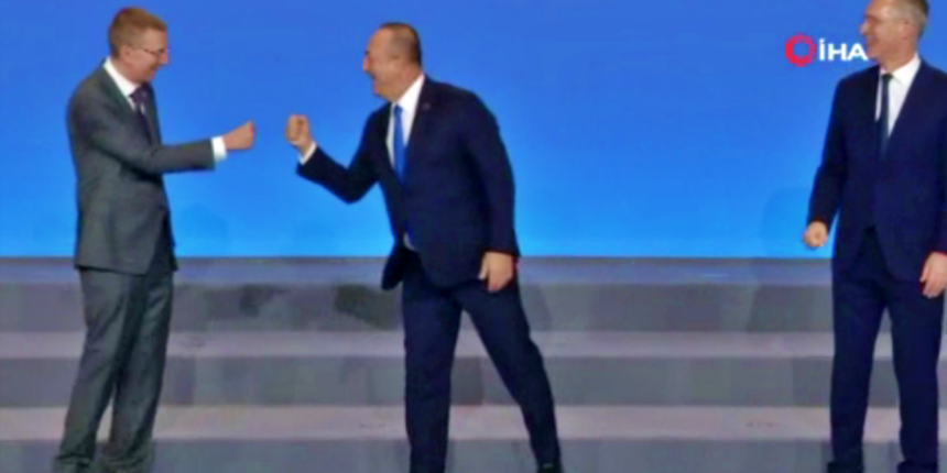 Çavuşoğlu'na NATO Genel Sekreteri'nden sıcak karşılama