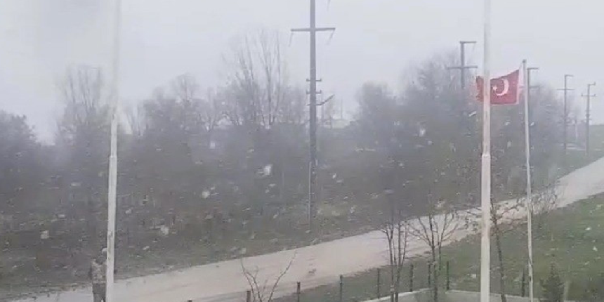 Edirne'de kar yağışı hızını artırdı