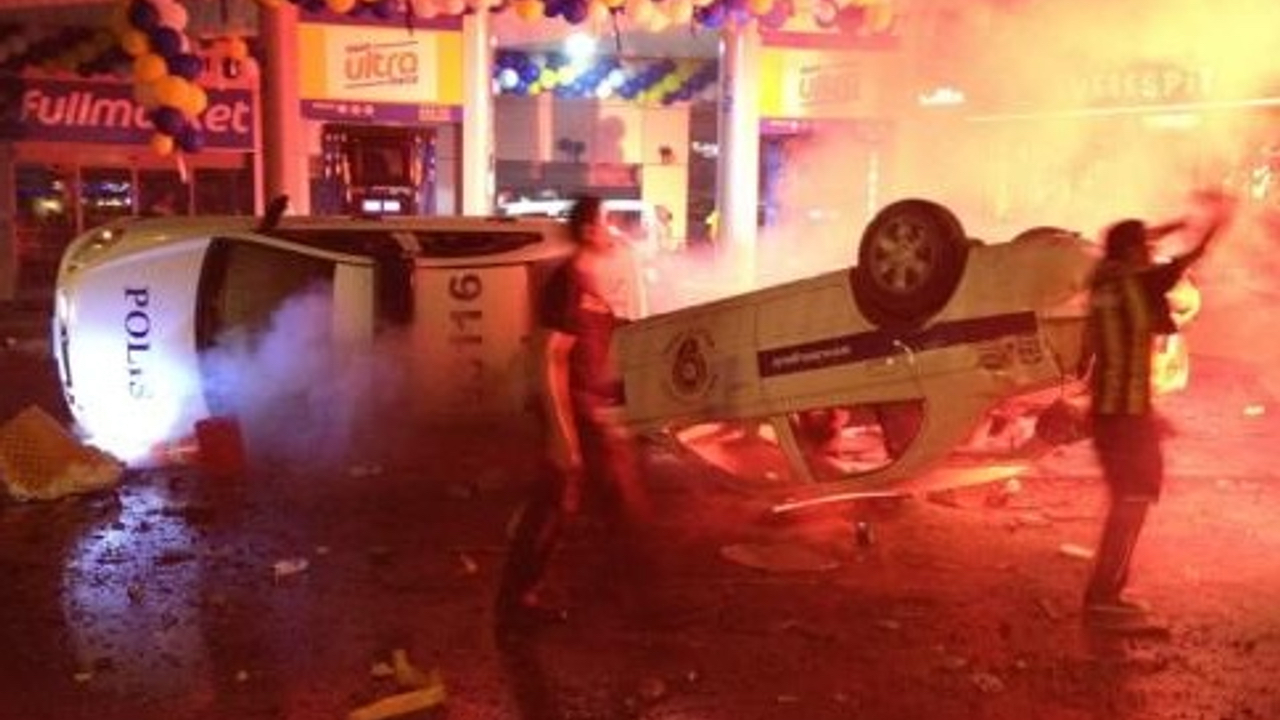 Uğur Dündar ne demek istiyor: Kitlesel olayların çıkabilmesi an meselesi!