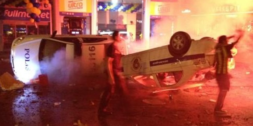 Uğur Dündar ne demek istiyor: Kitlesel olayların çıkabilmesi an meselesi!