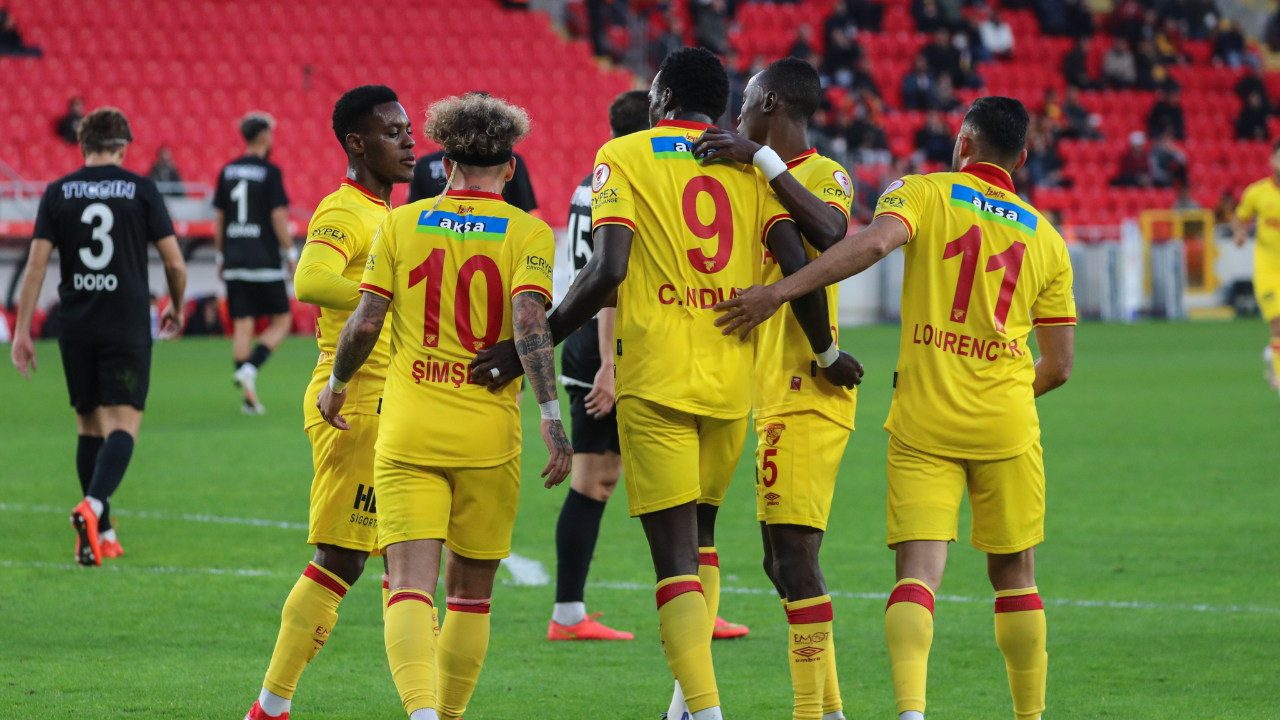 Kahtalı Ndiaye... Göz Göz, Kupa'da 5-0'la turladı... Göztepe: 5 - Kahta 02 Spor: 0