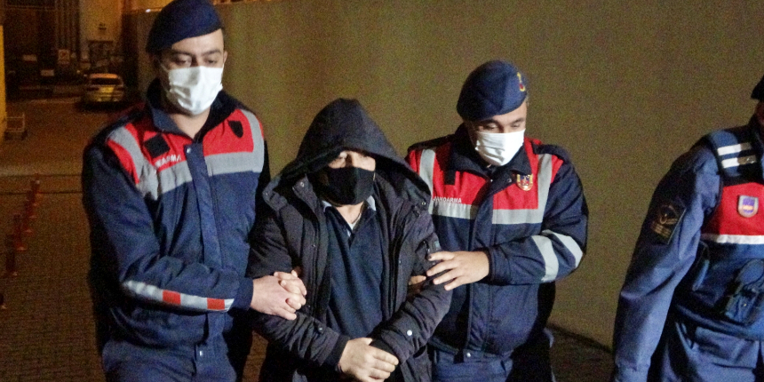 Yakalanan kaçakçıların üzerinden bir müze dolusu tarihi eser çıktı!