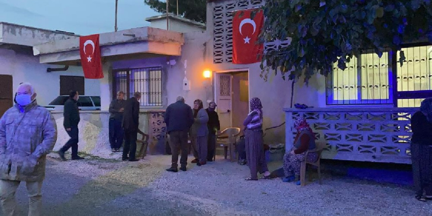 Mersin’e şehit ateşi düştü! Baba evine Türk bayrağı asıldı
