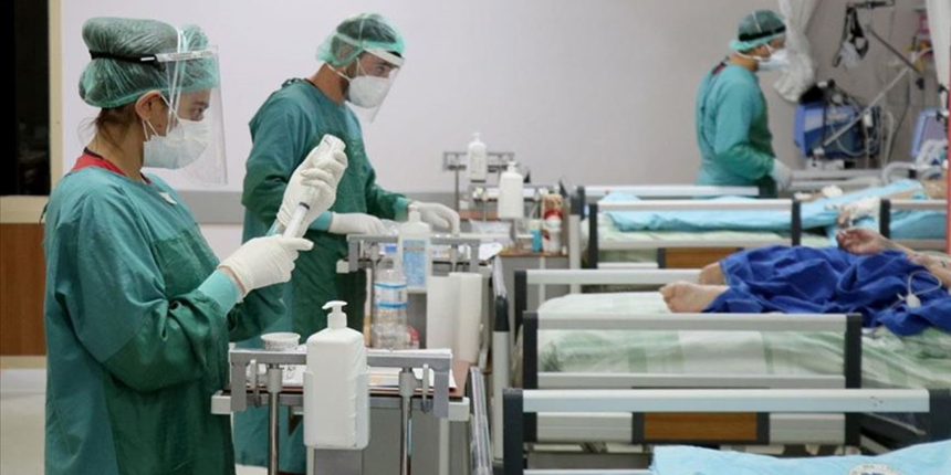 Sağlık çalışanlarının zam teklifi 2022 yılı bütçe görüşmeleri sonrasına ertelendi