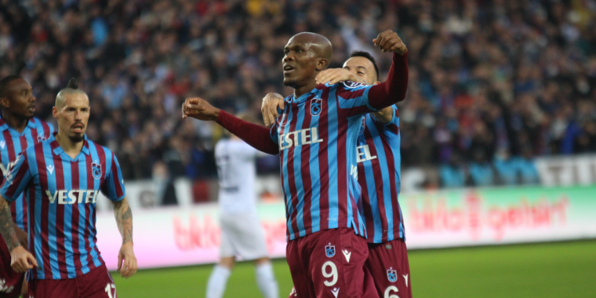 Trabzonspor evinde Adana Demirspor'u 2-0 mağlup ederek galibiyet serisini 8 maça çıkardı