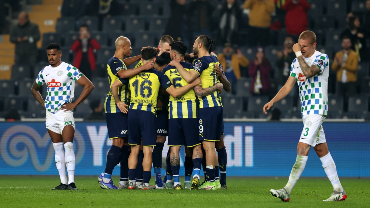 Fenerbahçe'den Çaykur Rizespor karşısında bir ilk... Serdar Dursun'dan hat-trick