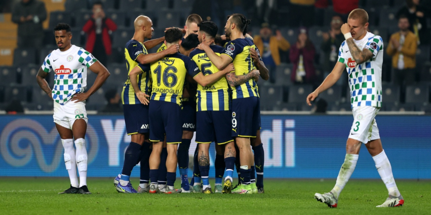 Fenerbahçe'den Çaykur Rizespor karşısında bir ilk... Serdar Dursun'dan hat-trick