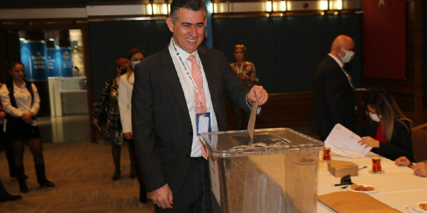 Seçimi kaybeden Metin Feyzioğlu, helallik isteyerek veda etti!
