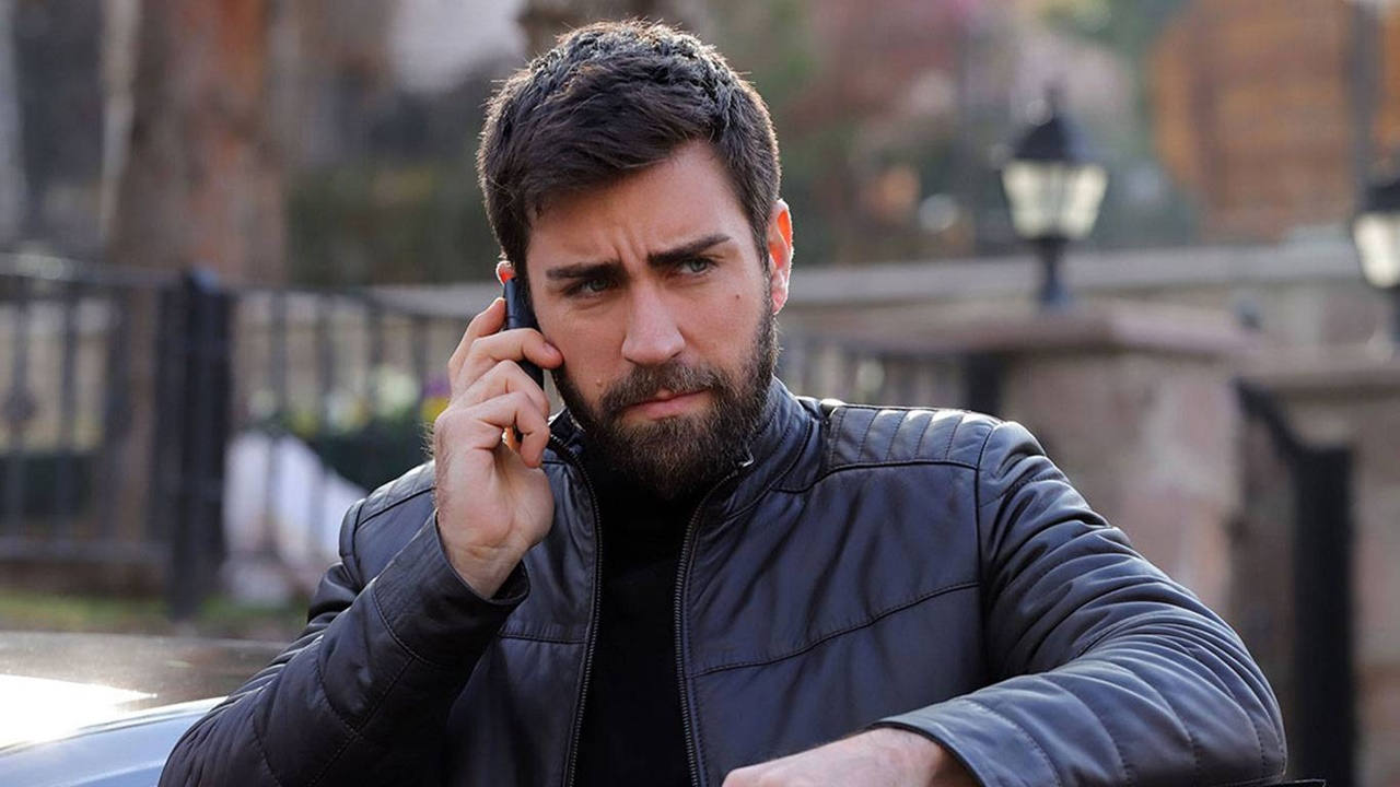 Teşkilat dizisinin Serdar'ı Çağlar Ertuğrul ödülü kaptı! (47. Altın Kelebek Ödülleri)