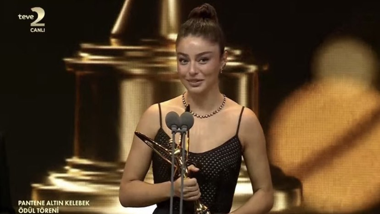 Ayça Ayşin Turan Altın Kelebek'te ağlattı!