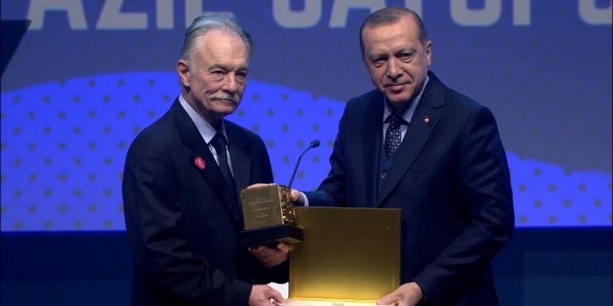 Cumhurbaşkanı Erdoğan'dan Teoman Duralı'ya duygusal veda: Unutulmaz hizmetleri olmuştur!