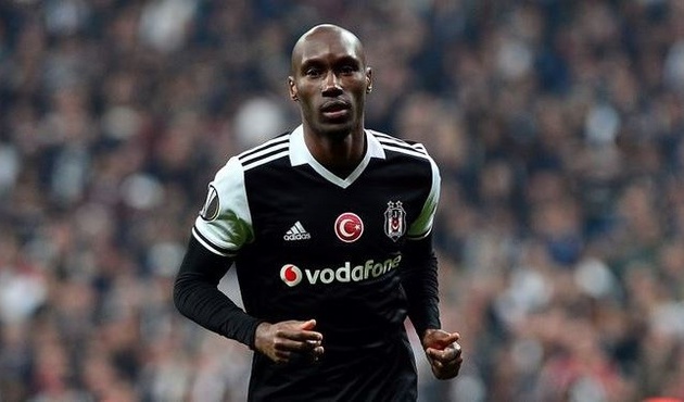 Beşiktaş'a şok: Atiba'dan kötü haber!