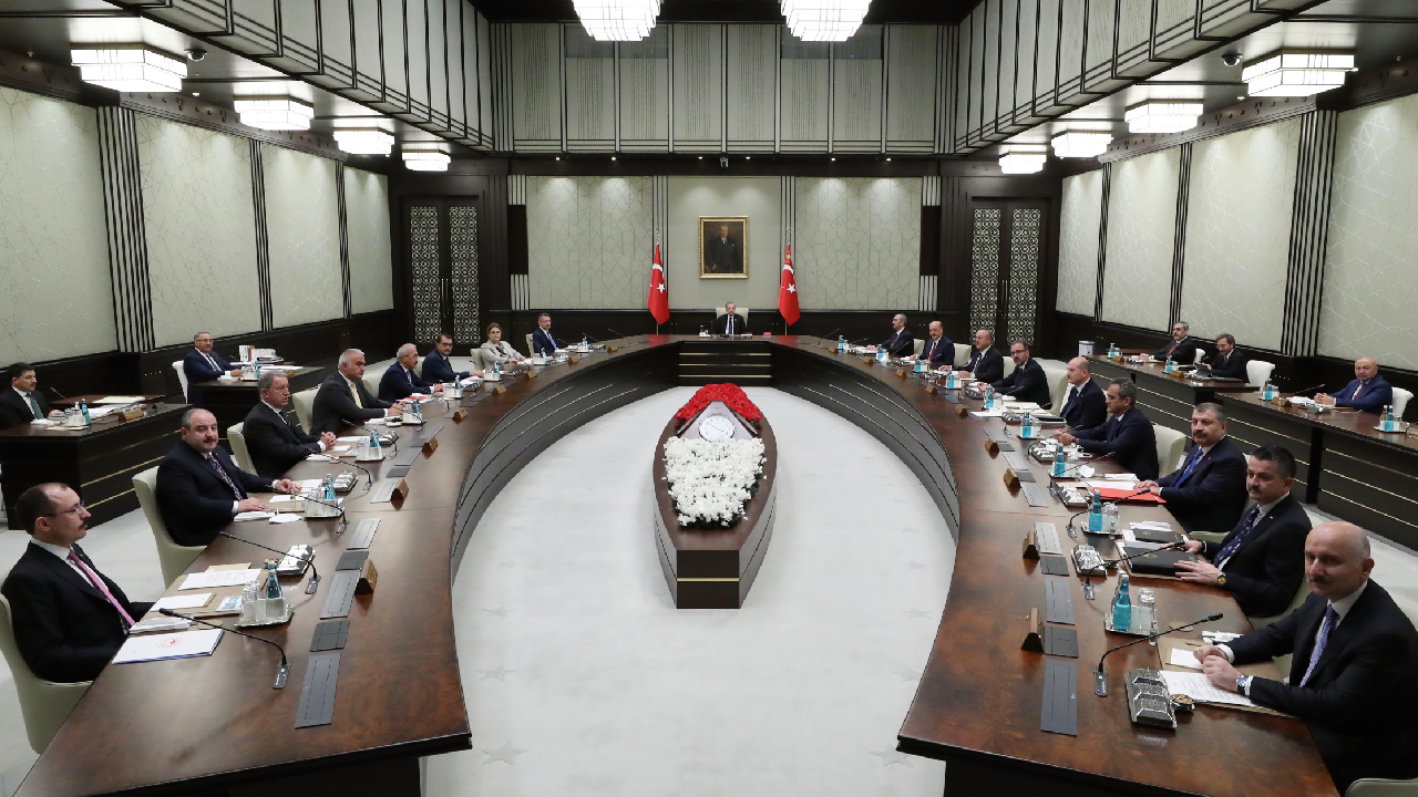 Cumhurbaşkanlığı Kabinesi yarın toplanıyor! Masada asgari ücret, stokçulukla mücadele ve artan vakalar var