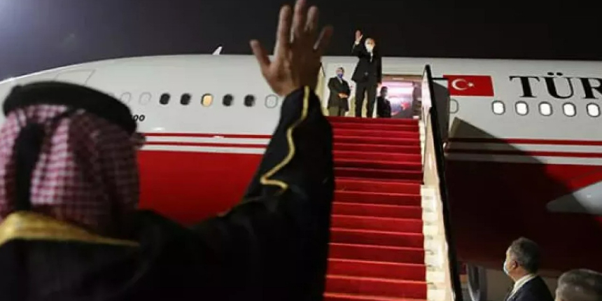 Cumhurbaşkanı Erdoğan, Katar'daki temaslarını tamamlayarak Türkiye'ye geldi