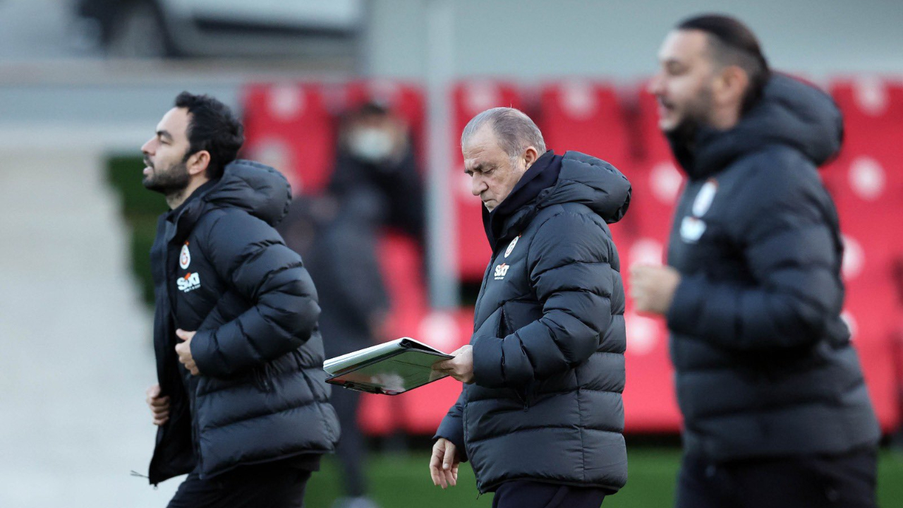 Fatih Terim'den Lazio maçı öncesi kötü haber... Tecrübeli teknik direktör Hastaneye kaldırıldı!