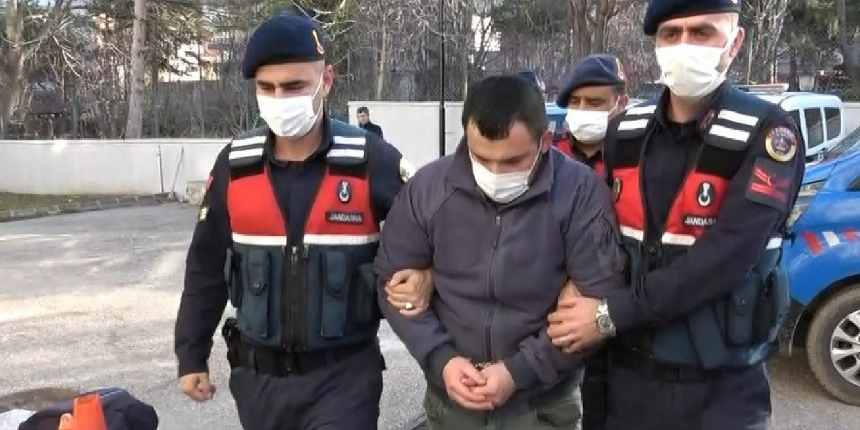 Boşanma aşamasındaki eşinin baba evini silahla bastı!