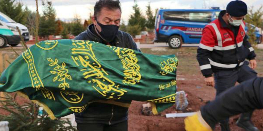 Yeni doğmuş bebekten ne istediniz! Eskişehir'de başından vurulmuş halde bulundu...