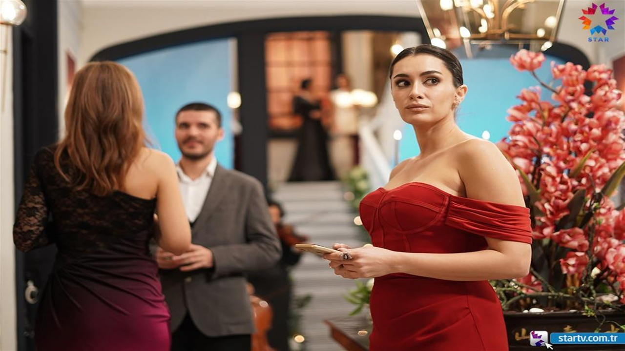 Saçını süpürge eden anneyi unutun! Annemizi Saklarken dizisi anne - evlat ilişkisini sorguluyor!