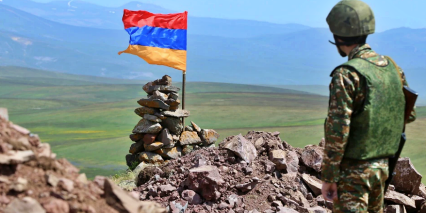 Ermenistan askerleri Azerbaycan askerlerinin üzerine ateş açtı!