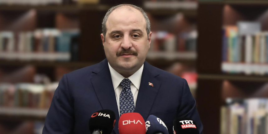 Sanayi ve Teknoloji Bakanı Varank üçüncü defa baba oldu