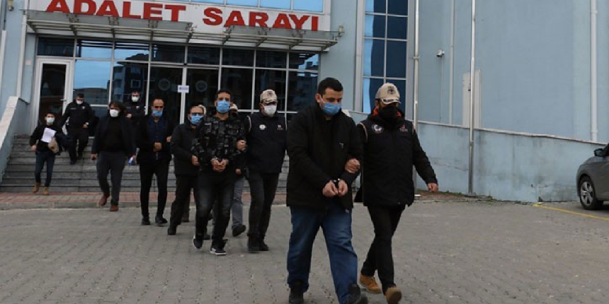 Yurtdışına kaçmaya çalışan 4 FETÖ üyesi yakalandı