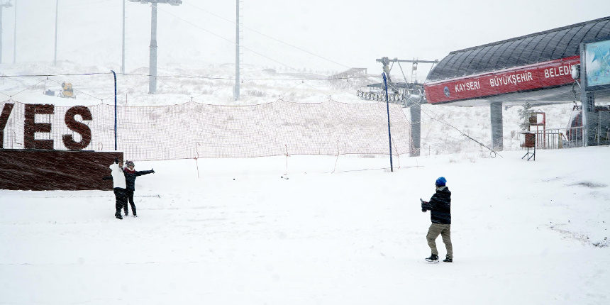 Erciyes’te kar kalınlığı 20 santime ulaştı