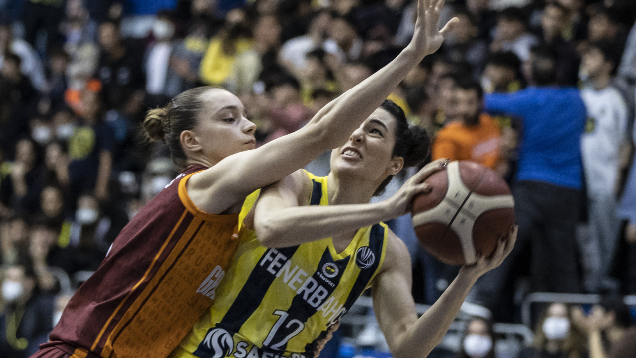 Fenerbahçe Safiport'ta "100"ler gülüyor... Sarı-Lacivertliler'den Euroleague'de Galatasaray'a tarihi fark
