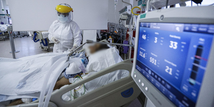 Omicron varyantında korkunç senaryo: 75 bin kişi hayatını kaybedebilir