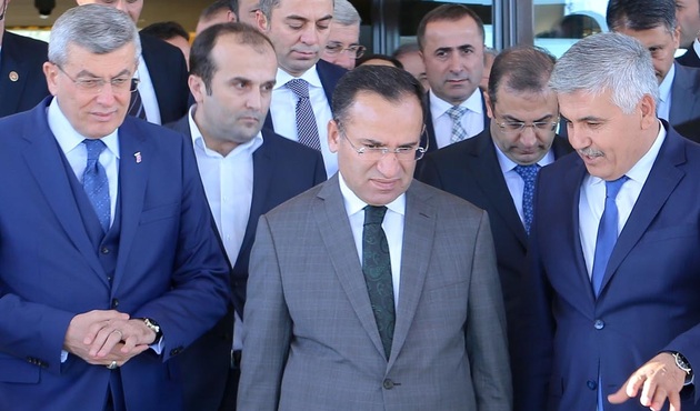 Adalet Bakanı Bozdağ, Fethullah Gülen'e "geçici tutuklama" isteyecek