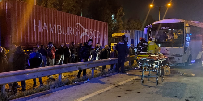 İşçi servisleri çarpıştı: 10 yaralı