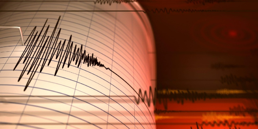 Ege Denizi'nde korkutan deprem! Büyüklüğü: 4,5!
