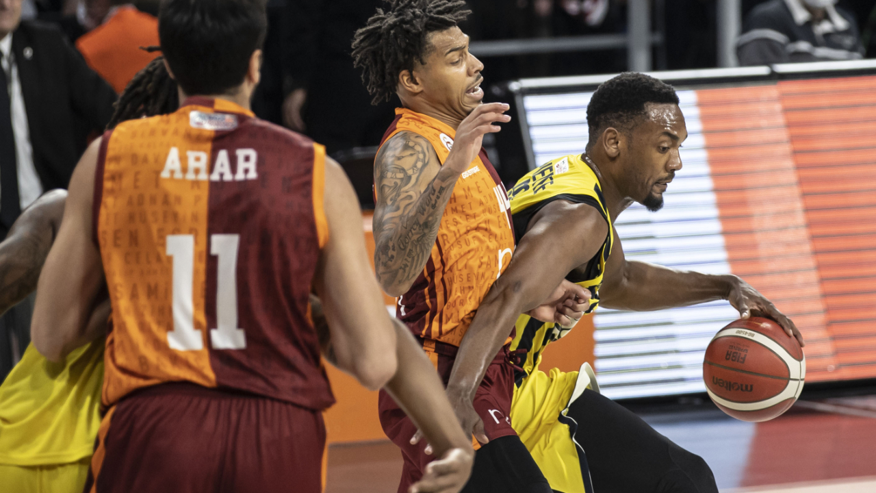 Derbide gülen taraf Fenerbahçe Beko... Sarı-Lacivertliler Galatasaray NEF'i 76-86 mağlup etti