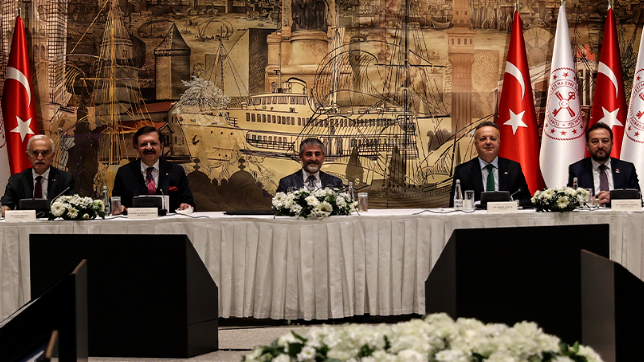 "Ekonomiden sorumlu bakanlar konuşurken dikkatli olmalı"