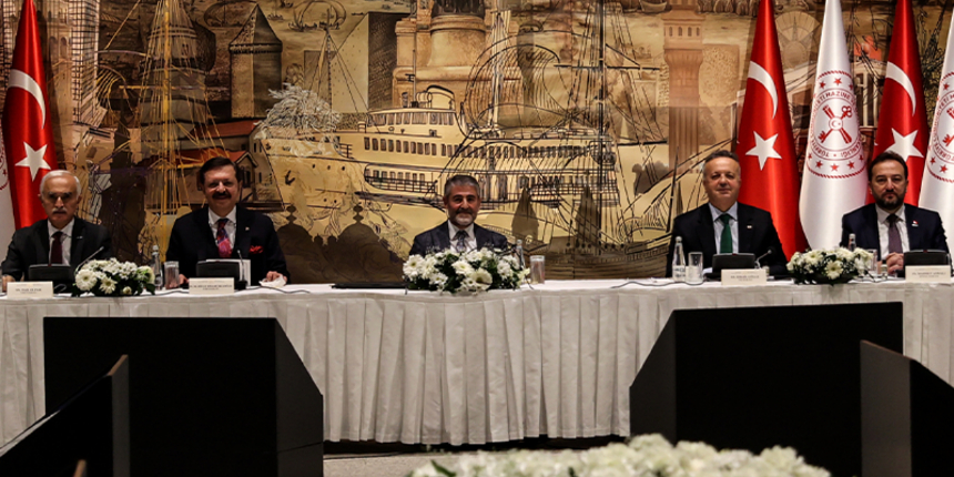 "Ekonomiden sorumlu bakanlar konuşurken dikkatli olmalı"
