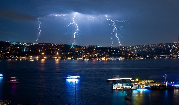 İstanbul'da şimşekli gecenin ardından meteorolojiden yeni uyarı!