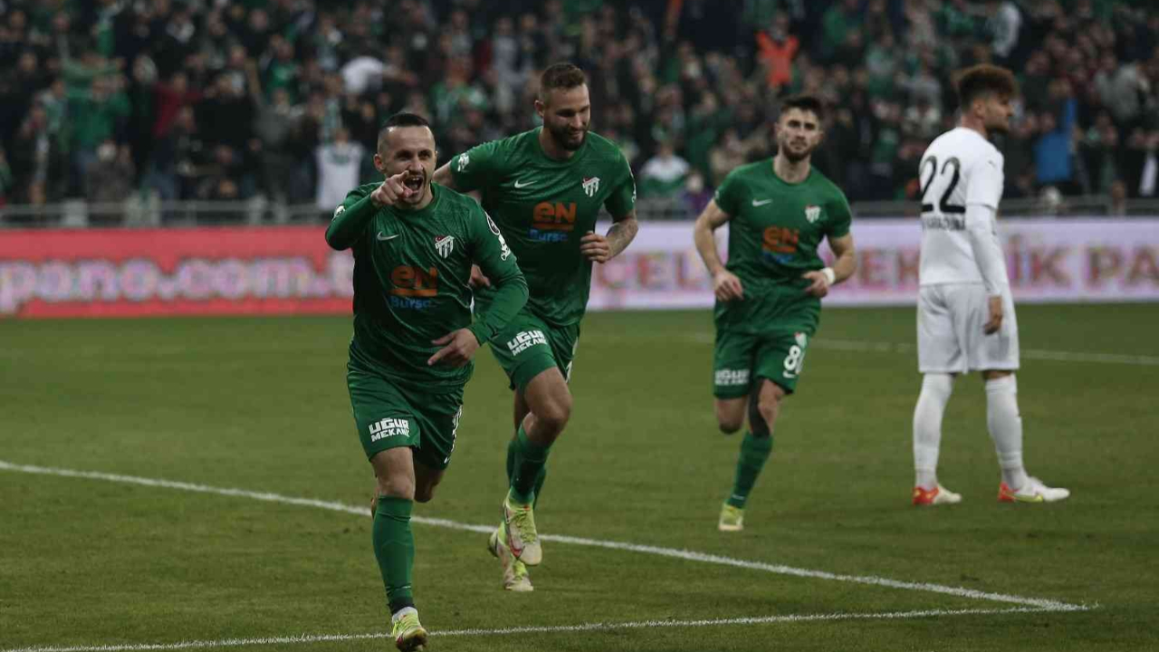 Spor Toto 1. Lig: Bursaspor: 1 - Manisa FK: 1... Yeşil-Beyazlılar evinde 2 haftadır kazanamıyor