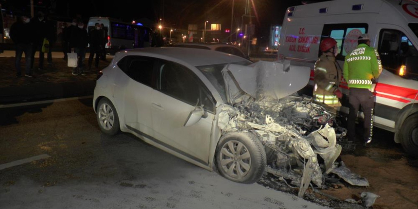Kadıköy’de ehliyetsiz ve alkollü sürücü sabaha karşı dehşet saçtı!
