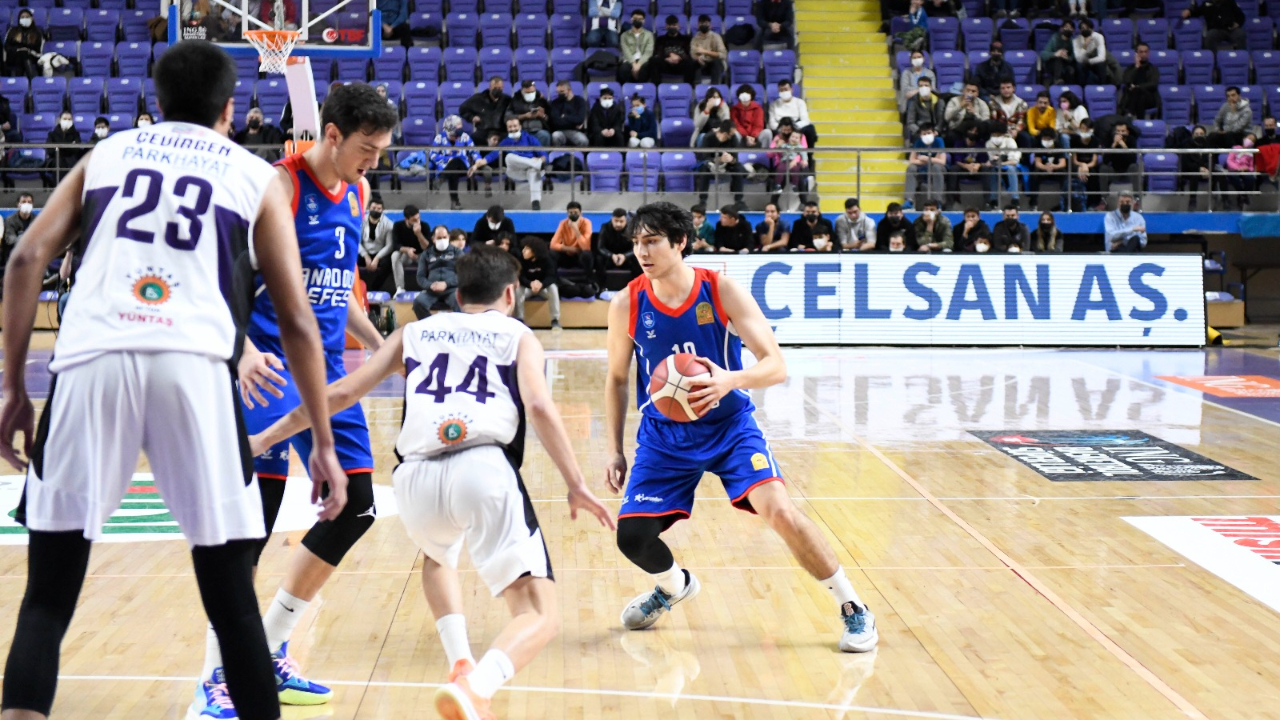 Anadolu Efes Afyon deplasmanında biraz abarttı! Yiğitcan Saybir'den görülmemiş istatistik