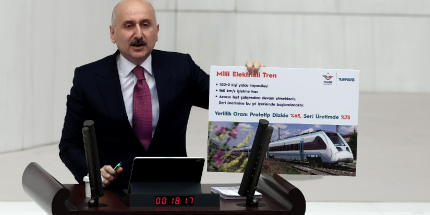 Ulaştırma ve Altyapı Bakanı Adil Karaismailoğlu: 2022 yılında milli elektrikli tren raylarda olacak