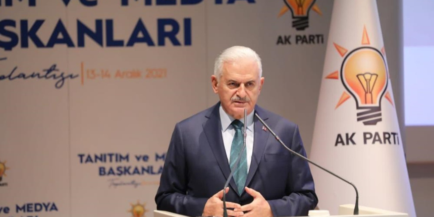 Binali Yıldırım'dan partililere çağrı: Sosyal medyayı etkin kullanın