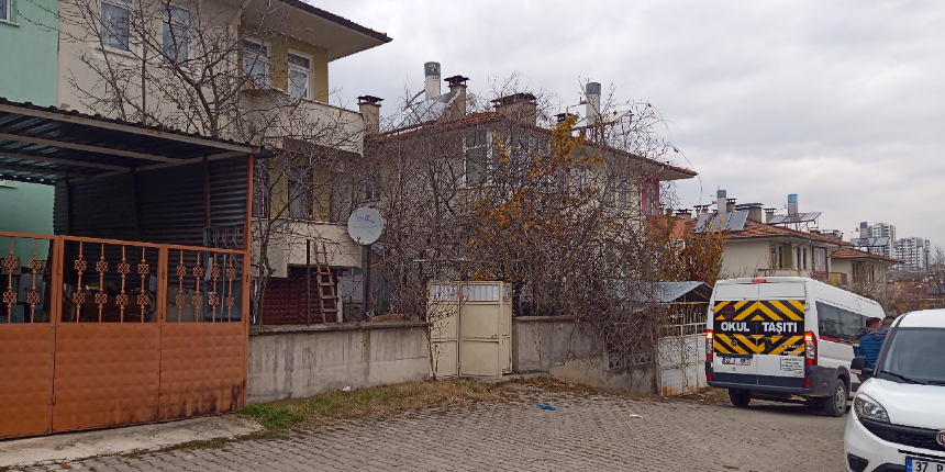 Evinde iskelete dönmüş cesedi bulundu!