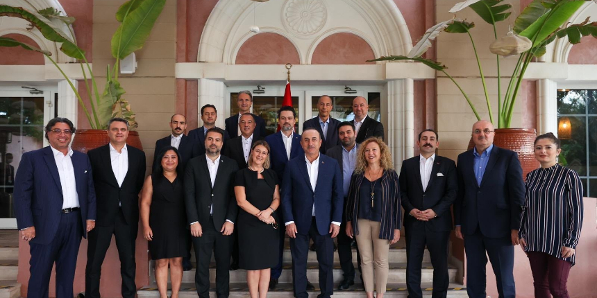 Çavuşoğlu'nun BAE'deki temasları sürüyor: Türk İş Konseyi ile buluştu