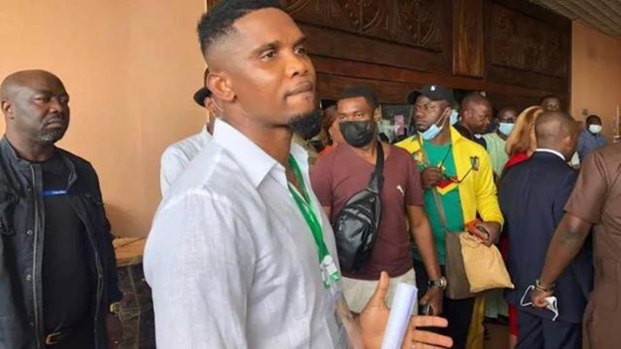 Samuel Eto'o federasyon başkanlığının ilk gününde herkesi işten kovdu!